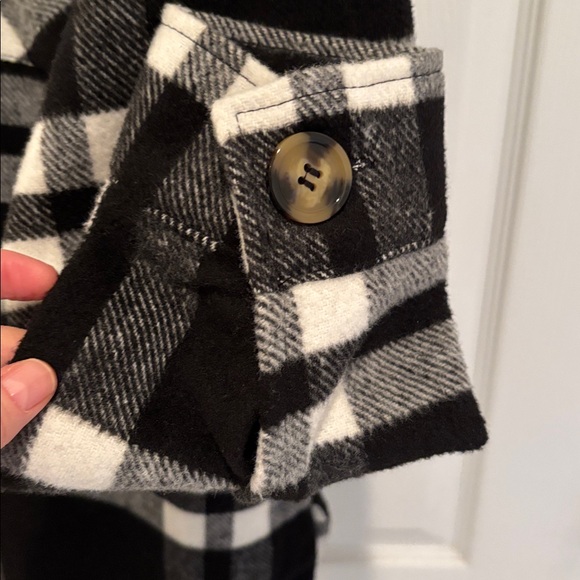 Sabrina Lauren Plaid Shacket - Picture 4 of 12